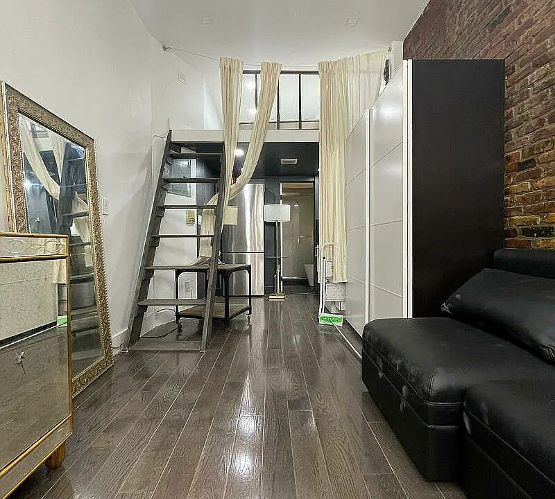 1st image of 217 E 4th St APT 1A