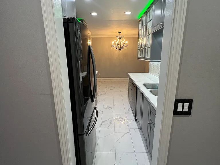 121 Sinclair Ave #223 — Photo 2