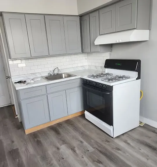 609 Arctic St #4 — Photo 5