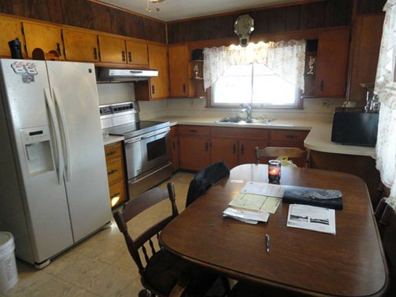 3rd image of 7715 Hayes Ave