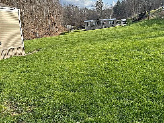 3rd image of 2003 Centerville Rd