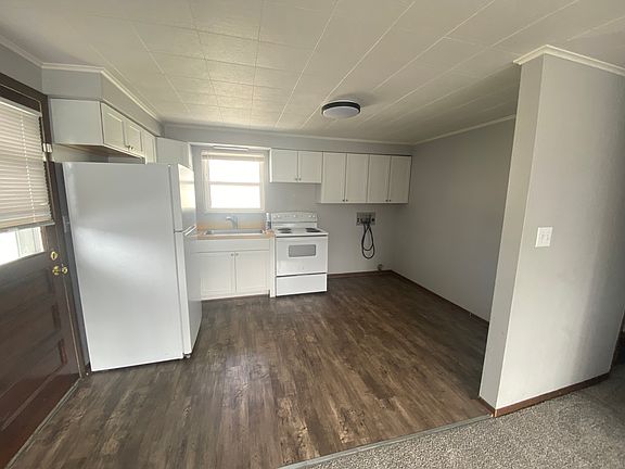 3rd image of 515 E Staat St