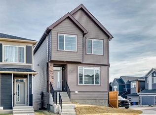 64 W Edith Ter NW, Calgary, AB T3R1Z1