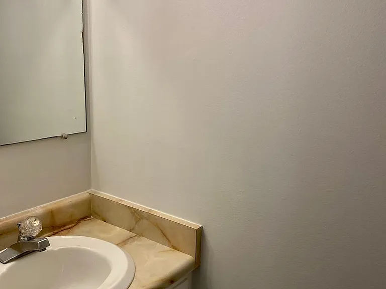 638 Bradley Ct #C — Photo 9
