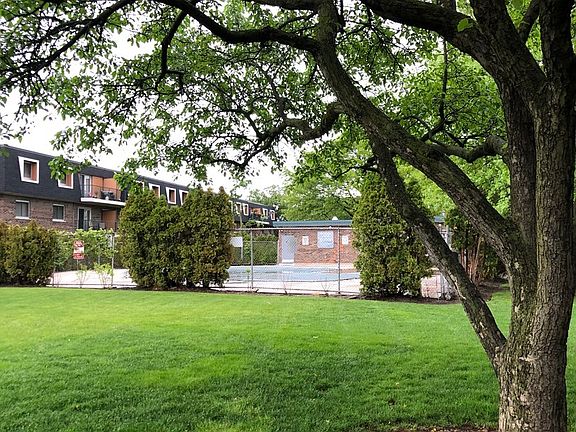 4th image of 3856 S Parkway Dr APT 2C