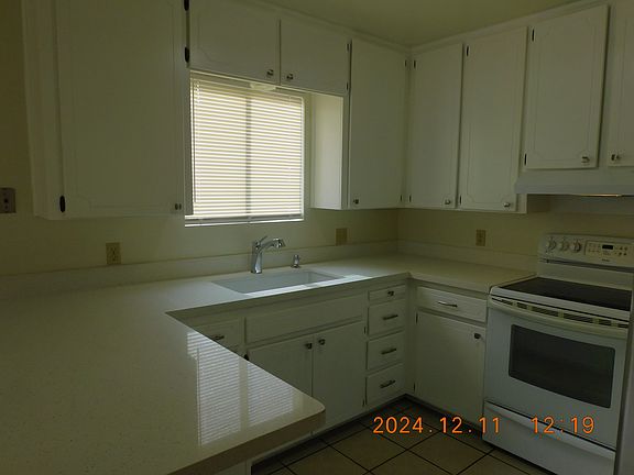 5th image of 750 E 24th Pl