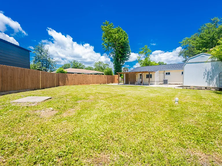 4519 Martha Ave — Photo 9