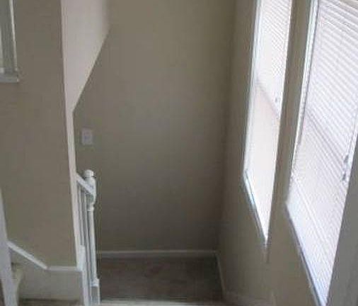5th image of 206 Olive St APT 1