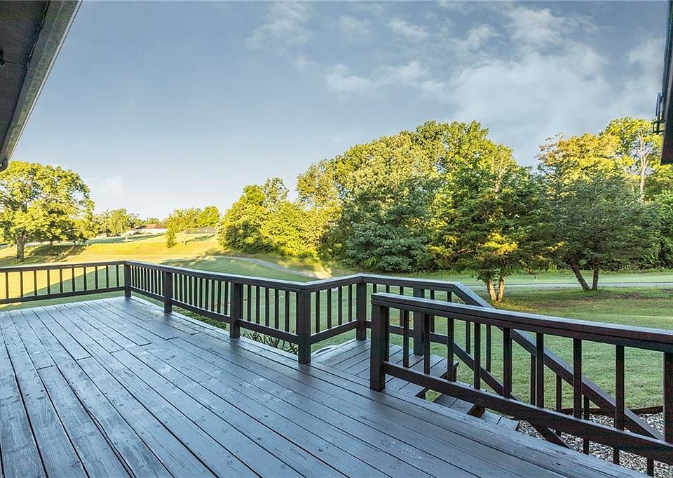 1st image of 49 Melinda Ln