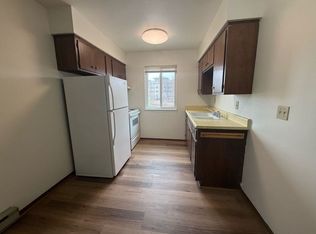 201 Maple Ave APT 10, Waukesha, WI 53186