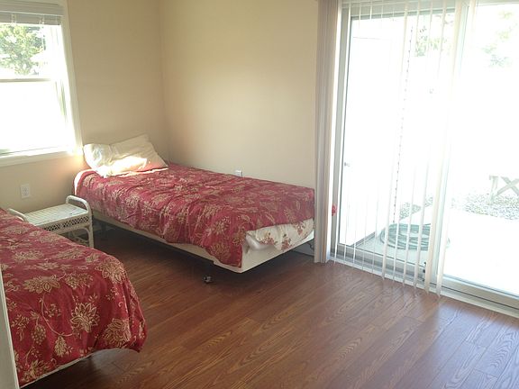 Bright, sunny 2nd bedroom with a large closet, a full bathro