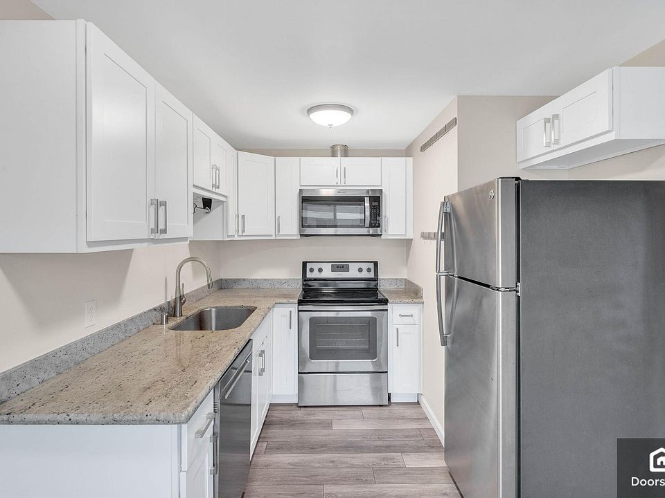 1st image of 515 16th Ave W #3