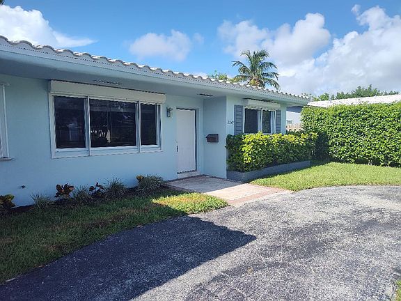 2nd image of 2248 NE 37th Street