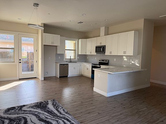 3rd image of 3604 E Orangeburg Ave #1532