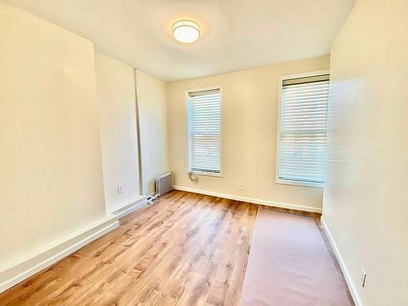 5th image of 952 Atlantic Ave