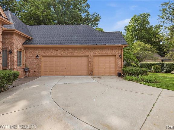 3rd image of 11656 Majestic Ct