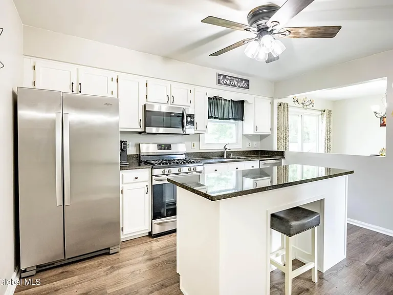 10 Corina Ct — Photo 12