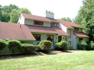 1351 Wisteria Dr, Malvern, PA 19355
