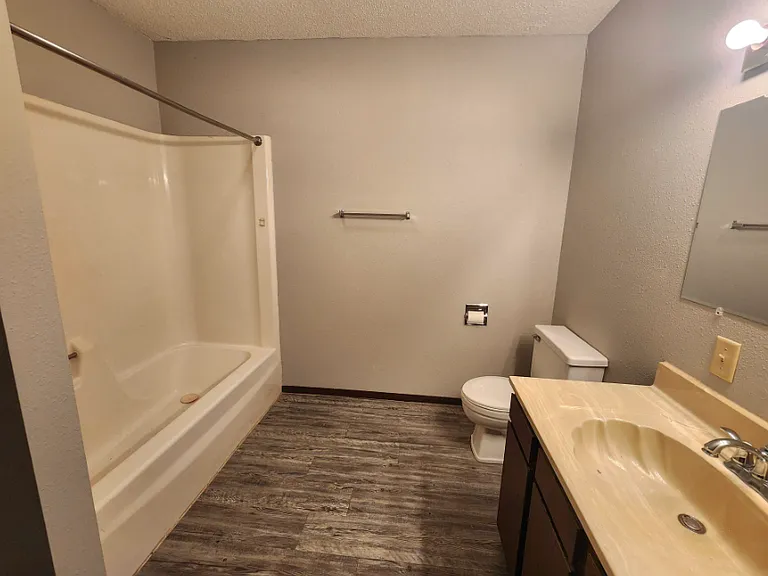 515 Dewey Ave #3 — Photo 8