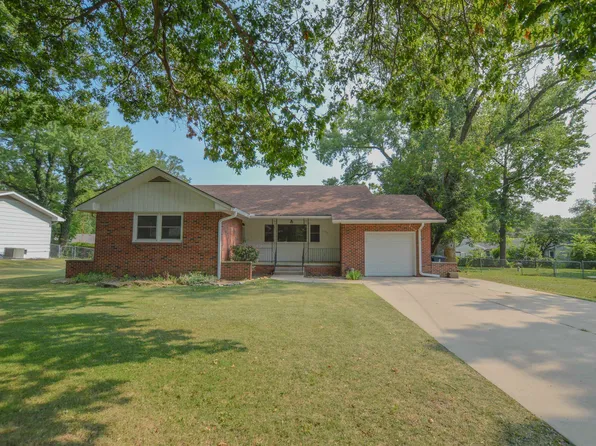 737 E Harvard Ave, El Dorado, KS 67042