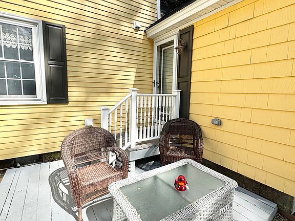 5th image of 73 Kingsbury St #2