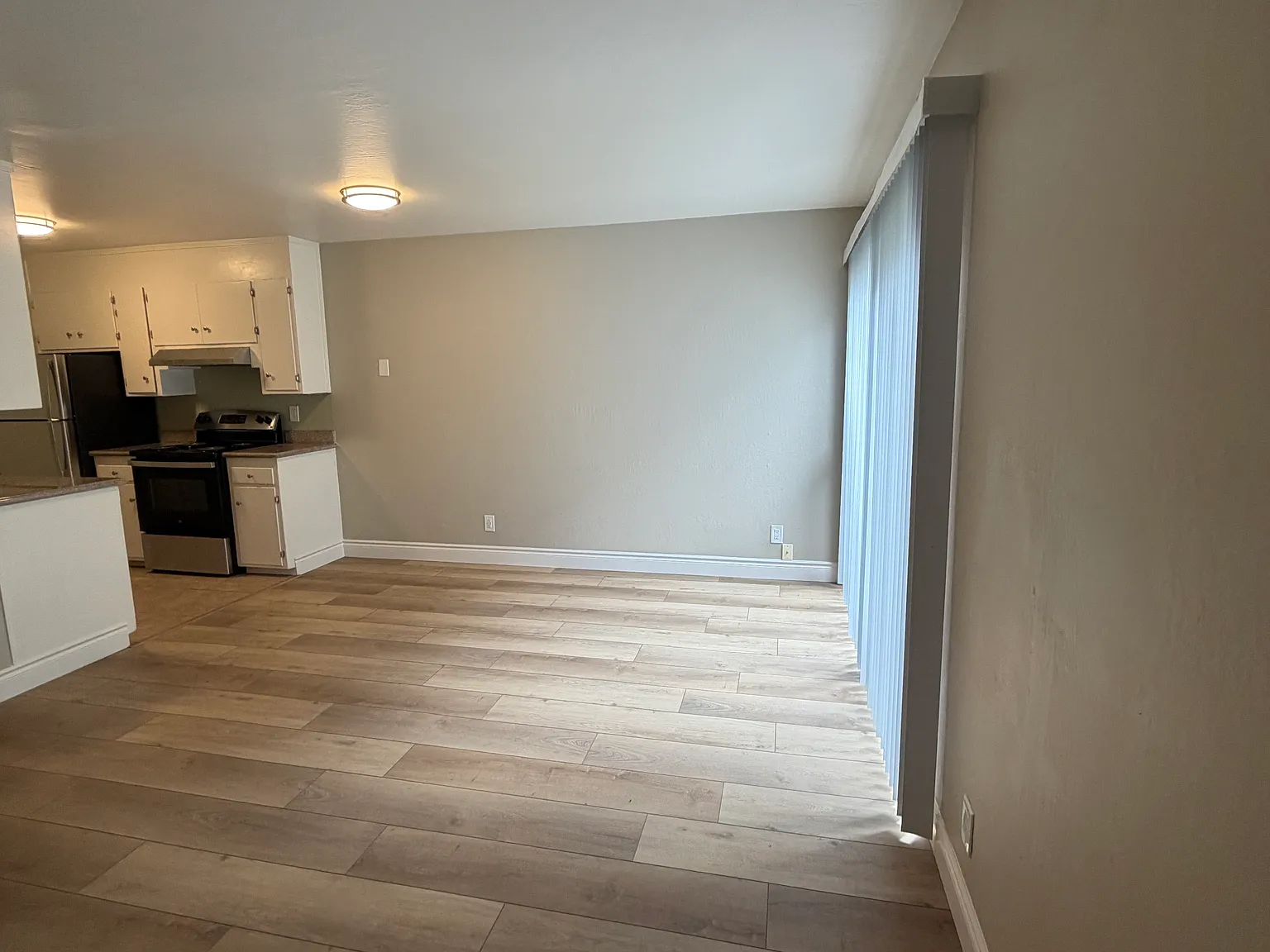 2 bed, 1.5 bath, 1000 sqft, $2,295 — Photo 4