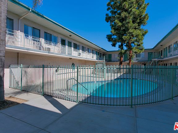 4th image of 3930 Rosemead Blvd