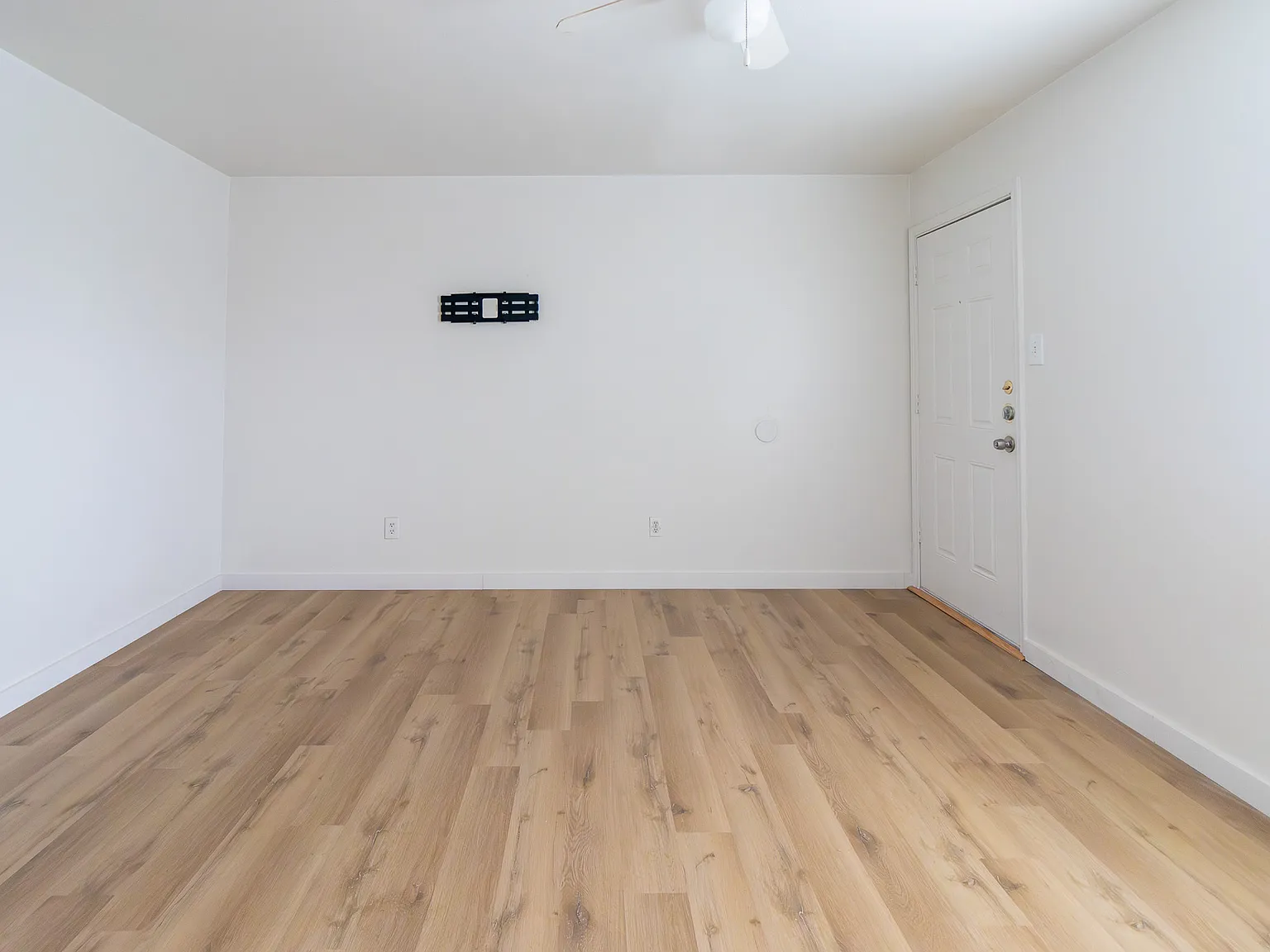 1601 Benttree Drive - 3 — Photo 3