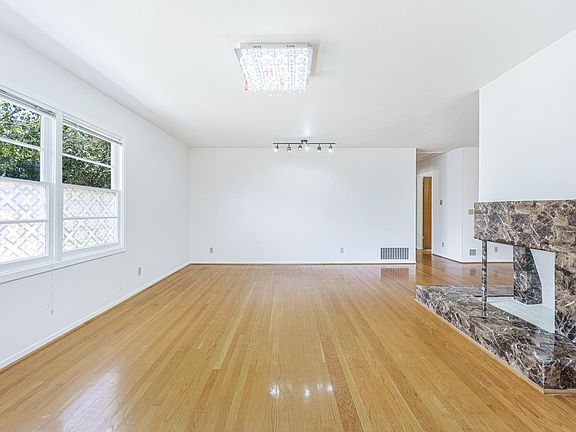 3rd image of 3760 La Donna Ave