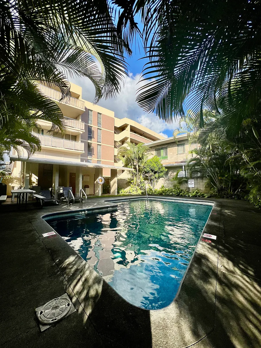 Building Photo - 1634 Nuuanu Ave #207