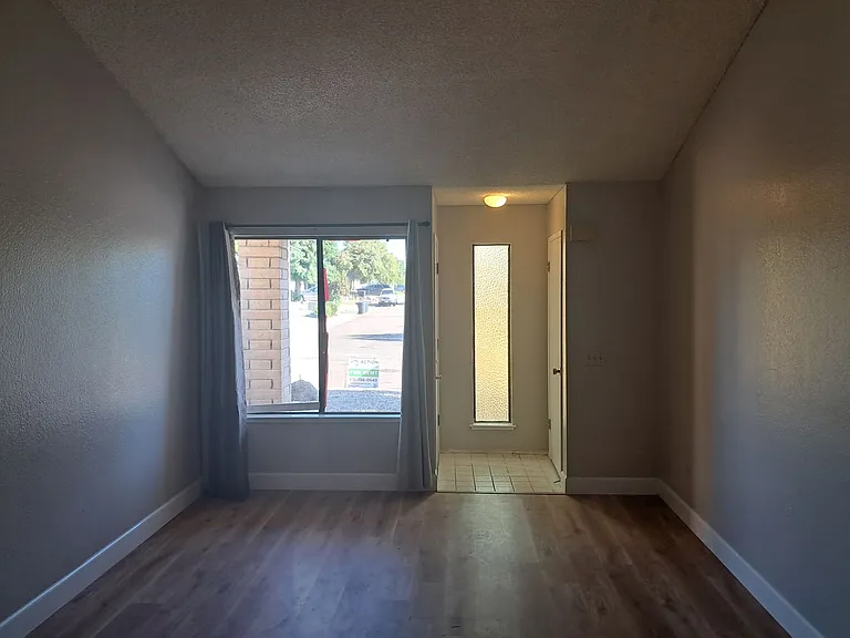 502 Hyacinth Ct #B — Photo 6