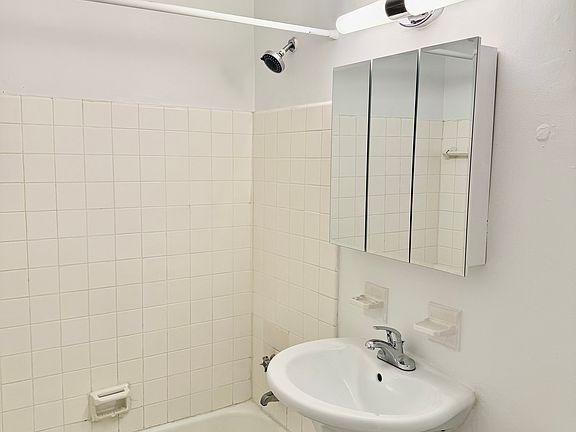 5th image of 48 Davis Ave APT 4H