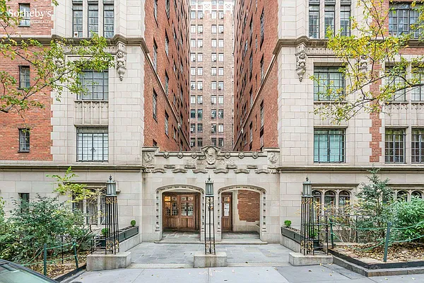Sold by Sotheby's International Realty | media 7