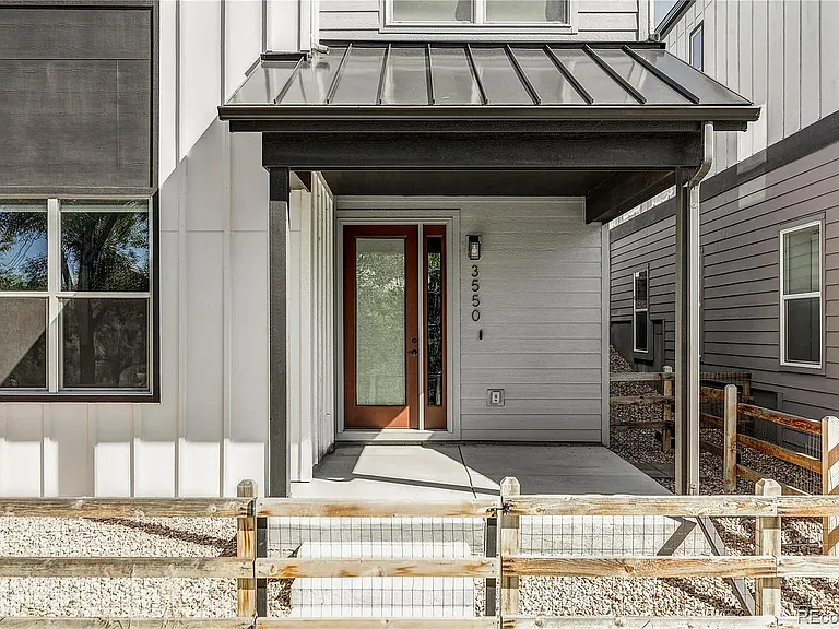 3550 W 62nd Pl — Photo 2