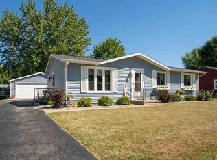 1605 Thornton Dr, Oshkosh, WI 54904