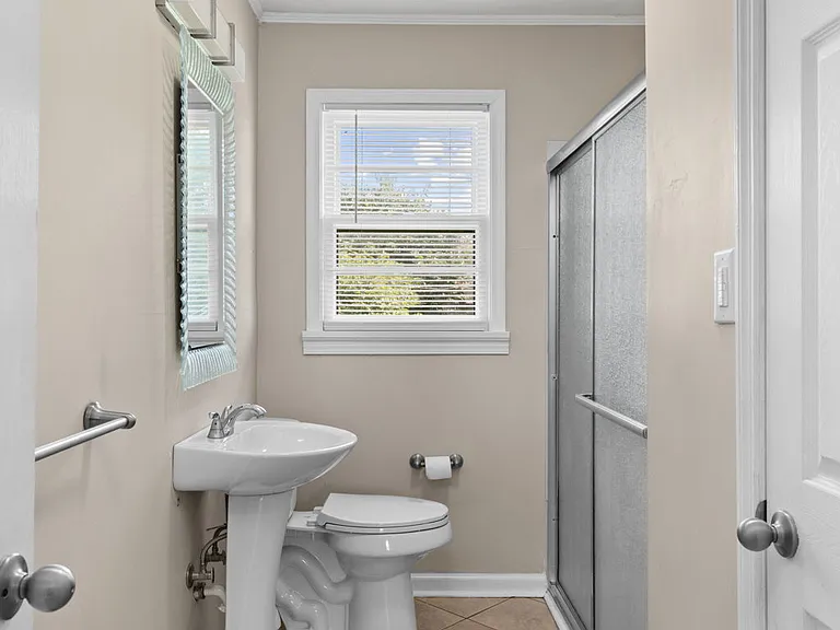 612 Eason Ave — Photo 10