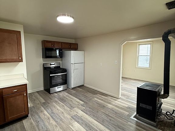 4th image of 133 W Commerce St #R
