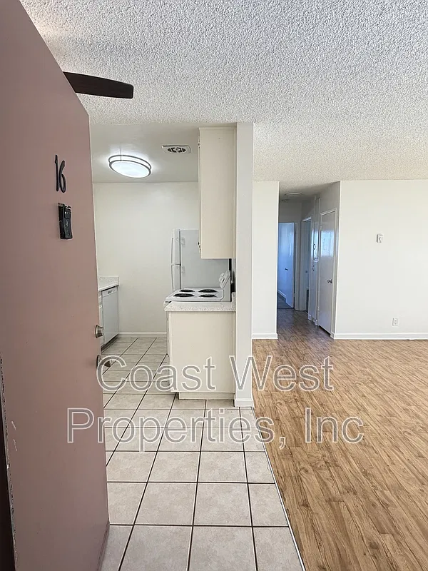 Mauna Loa Apartments — Photo 1
