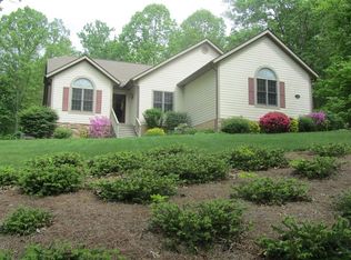 26 Baton Ln, Asheville, NC 28803