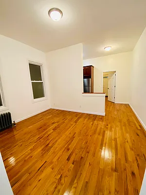 Rented by Zikos Realty Services | media 9