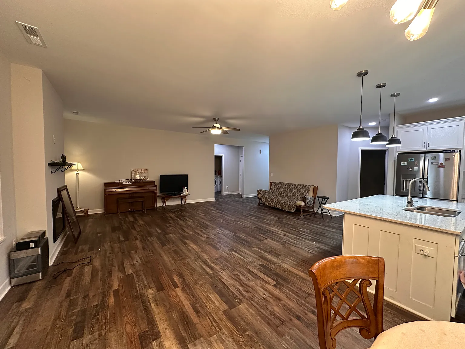 3 bed, 1675 sqft, $2,200 — Photo 4