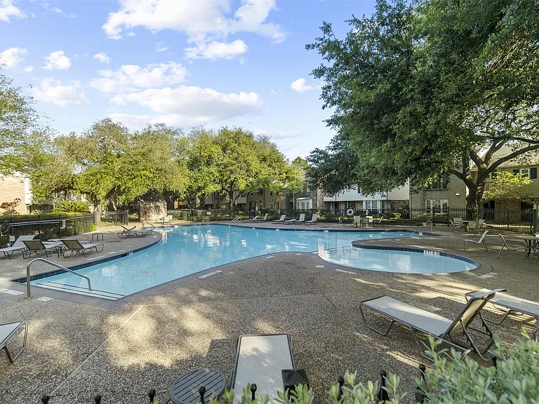13010 Trail Hollow Dr #3010 — Photo 42