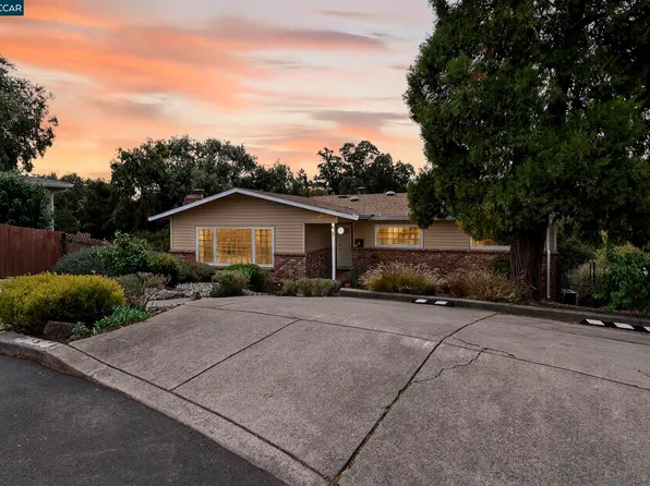 594 Summit Dr, Pinole, CA 94564