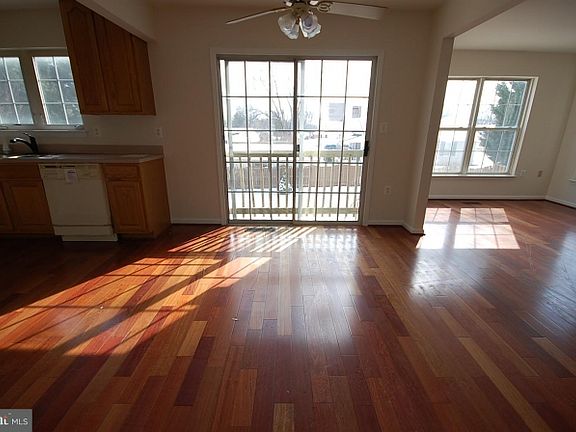 5th image of 503 N St NE