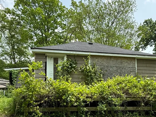 11108 Silver Lake Rd, South Lyon, MI 48178