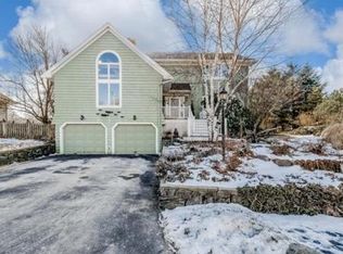 8 Fox Run Ln, Marblehead, MA 01945