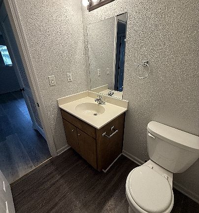 5th image of 415 Grover St APT 1