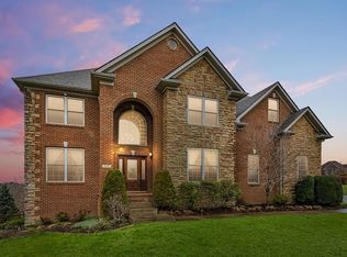 128 Hickory Meadows Dr, Richmond, KY 40475