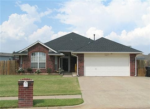 1st image of 2617 E Hills Dr