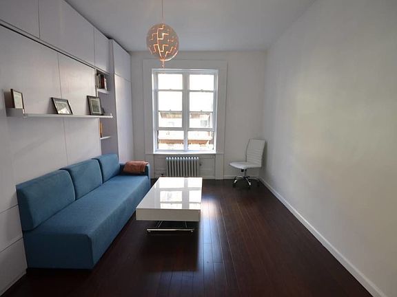 3rd image of 421 W 22nd St APT 2R